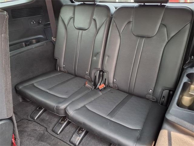 used 2024 Kia Sorento car, priced at $29,243