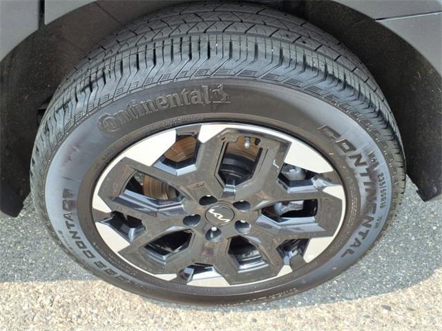 used 2024 Kia Sorento car, priced at $29,243