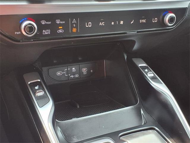 used 2024 Kia Sorento car, priced at $29,243