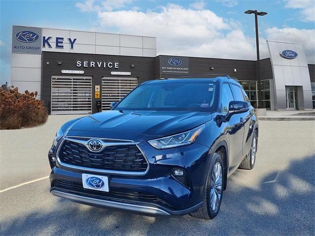 used 2022 Toyota Highlander car, priced at $41,329