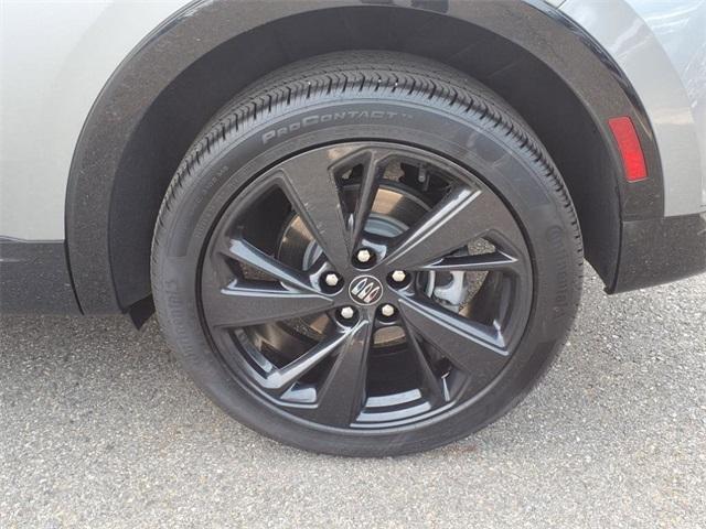 used 2024 Buick Envision car, priced at $31,054