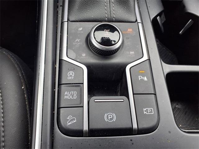 used 2024 Kia Sorento car, priced at $30,404