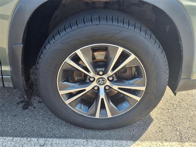 used 2017 Toyota Highlander car, priced at $17,936