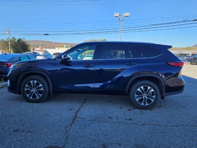 used 2022 Toyota Highlander car, priced at $34,474