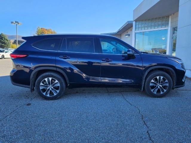 used 2022 Toyota Highlander car, priced at $34,474