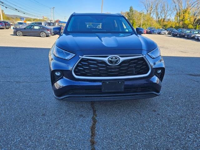 used 2022 Toyota Highlander car, priced at $34,474