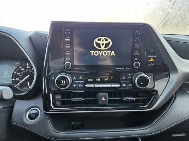 used 2021 Toyota Highlander car, priced at $32,897