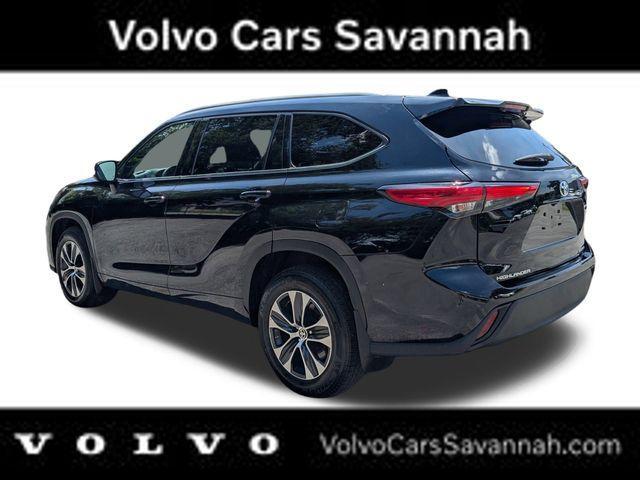 used 2022 Toyota Highlander car, priced at $25,997