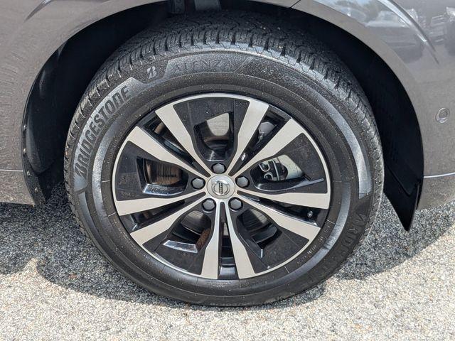 used 2022 Volvo XC60 Recharge Plug-In Hybrid car, priced at $33,999