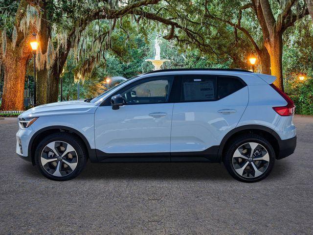 new 2026 Volvo XC40 car