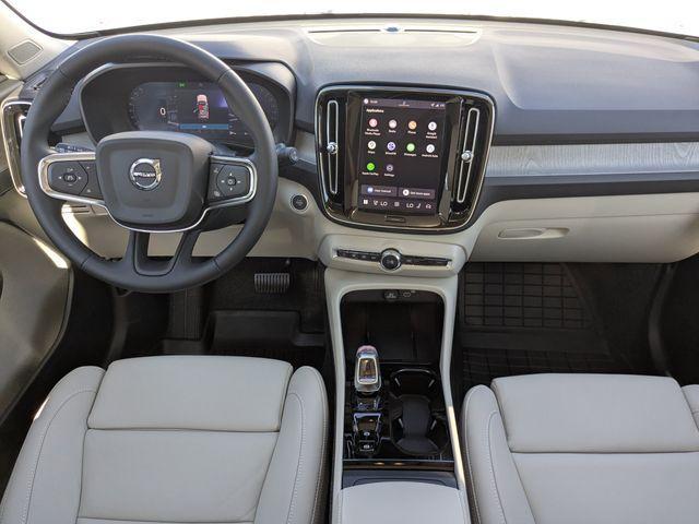 new 2026 Volvo XC40 car