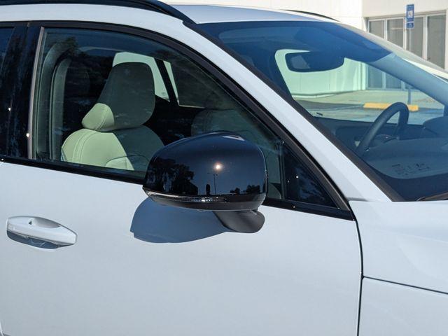 new 2026 Volvo XC40 car