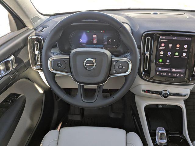new 2026 Volvo XC40 car