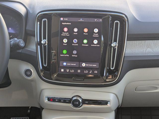 new 2026 Volvo XC40 car