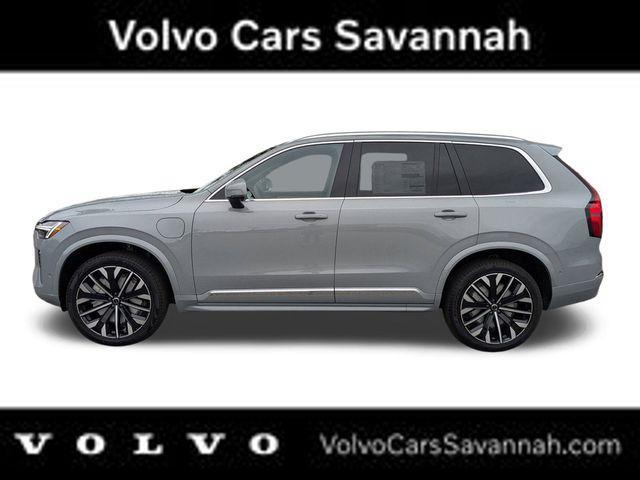 new 2025 Volvo XC90 Plug-In Hybrid car