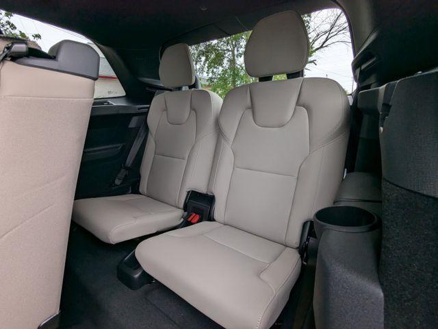 new 2025 Volvo XC90 Plug-In Hybrid car