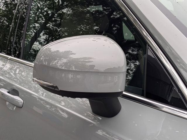 new 2025 Volvo XC90 Plug-In Hybrid car