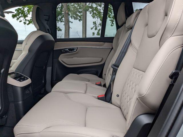 new 2025 Volvo XC90 Plug-In Hybrid car