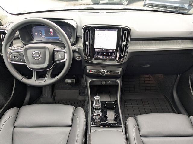 new 2026 Volvo XC40 car