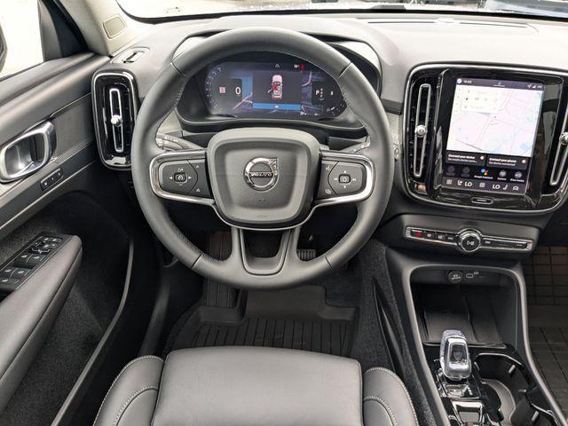 new 2026 Volvo XC40 car