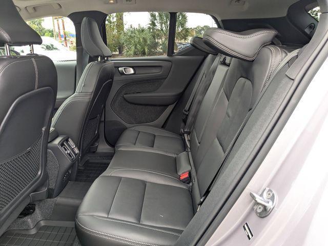 new 2026 Volvo XC40 car