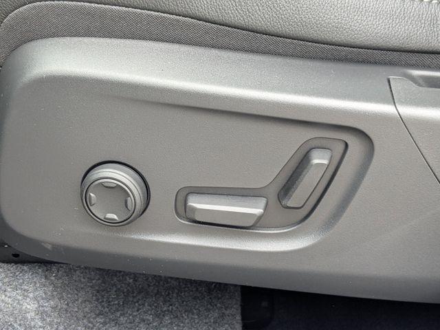 new 2026 Volvo XC40 car