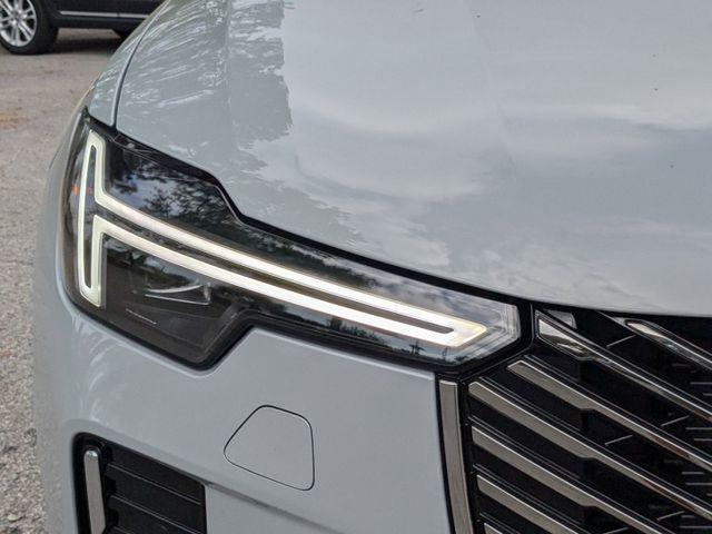 new 2025 Volvo XC90 Plug-In Hybrid car