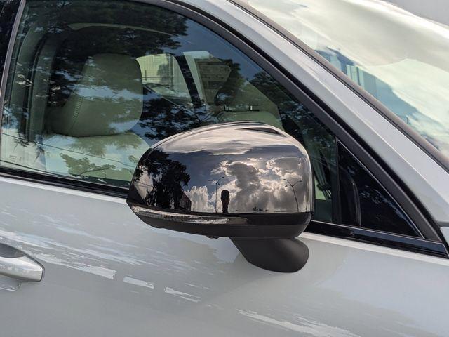 new 2025 Volvo XC40 car