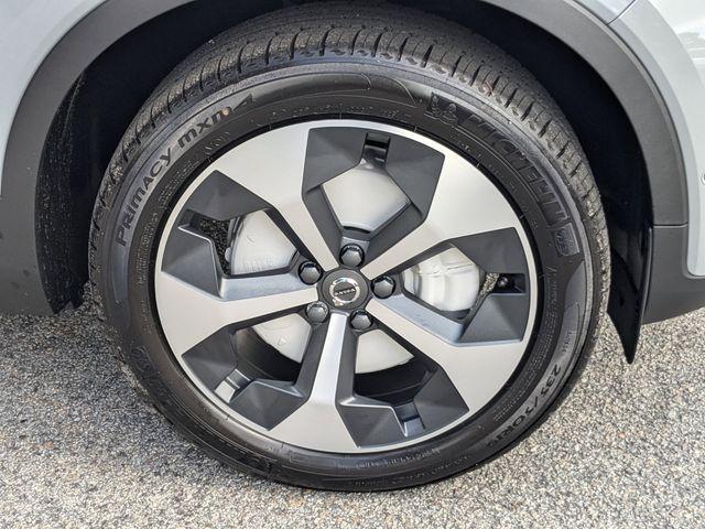 new 2025 Volvo XC40 car