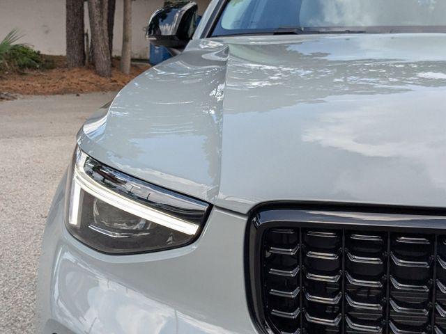 new 2025 Volvo XC40 car