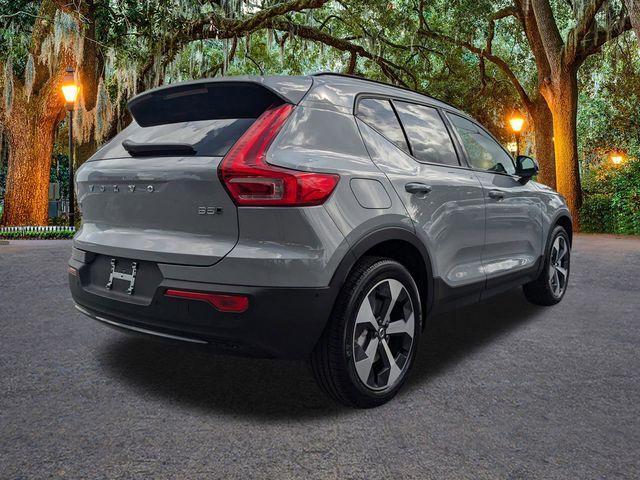 new 2025 Volvo XC40 car