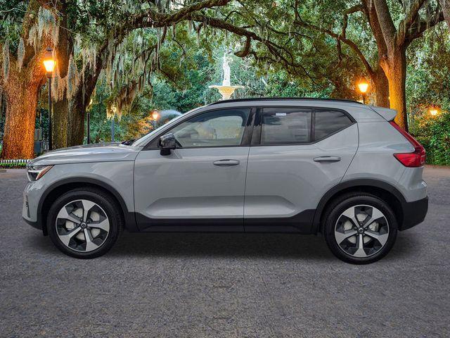 new 2025 Volvo XC40 car
