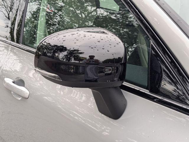 new 2025 Volvo XC60 Plug-In Hybrid car