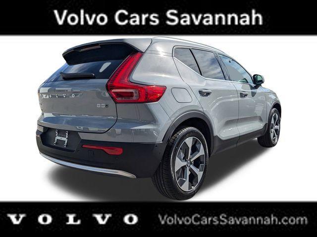 new 2025 Volvo XC40 car