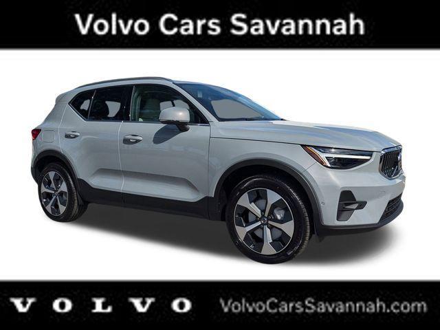 new 2025 Volvo XC40 car