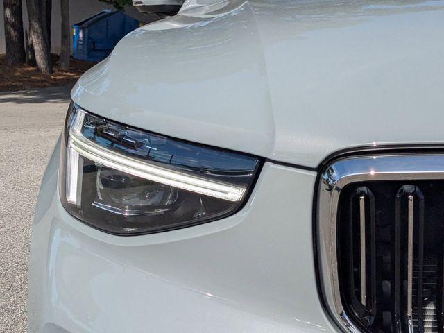 new 2025 Volvo XC40 car