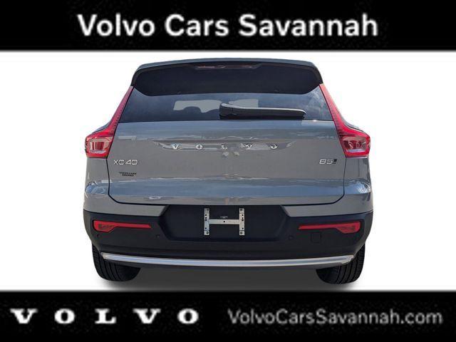 new 2025 Volvo XC40 car