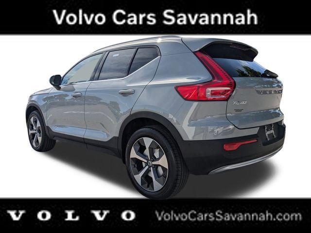 new 2025 Volvo XC40 car