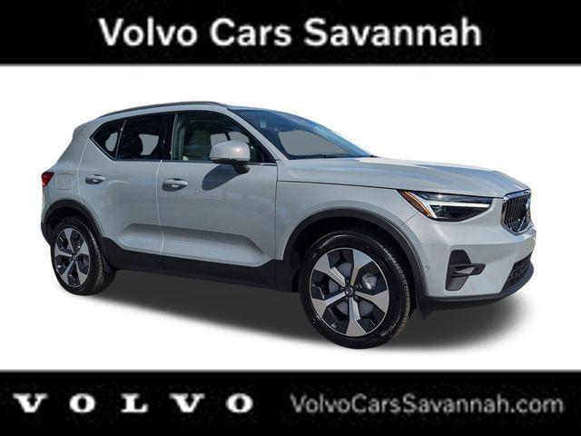 new 2025 Volvo XC40 car