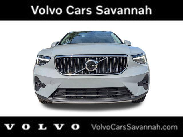 new 2025 Volvo XC40 car