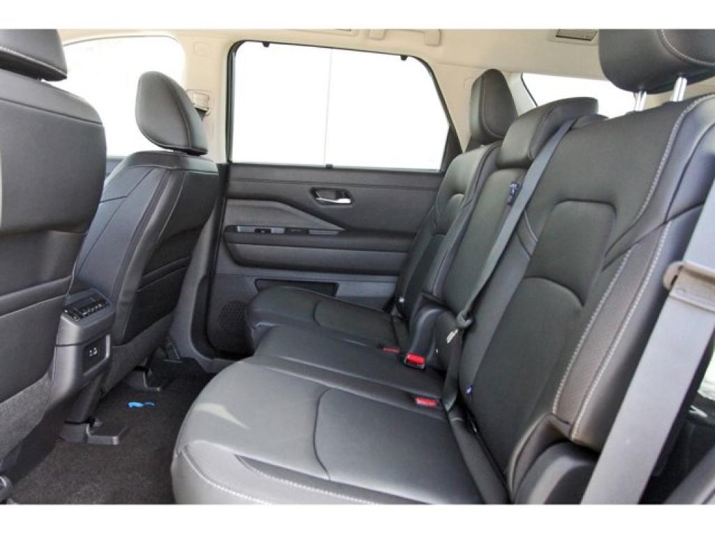 new 2025 Nissan Pathfinder car, priced at $44,735