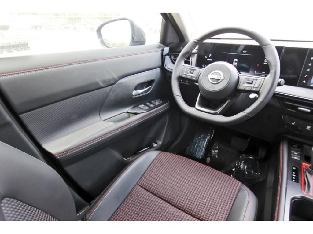 new 2025 Nissan Kicks car, priced at $29,348