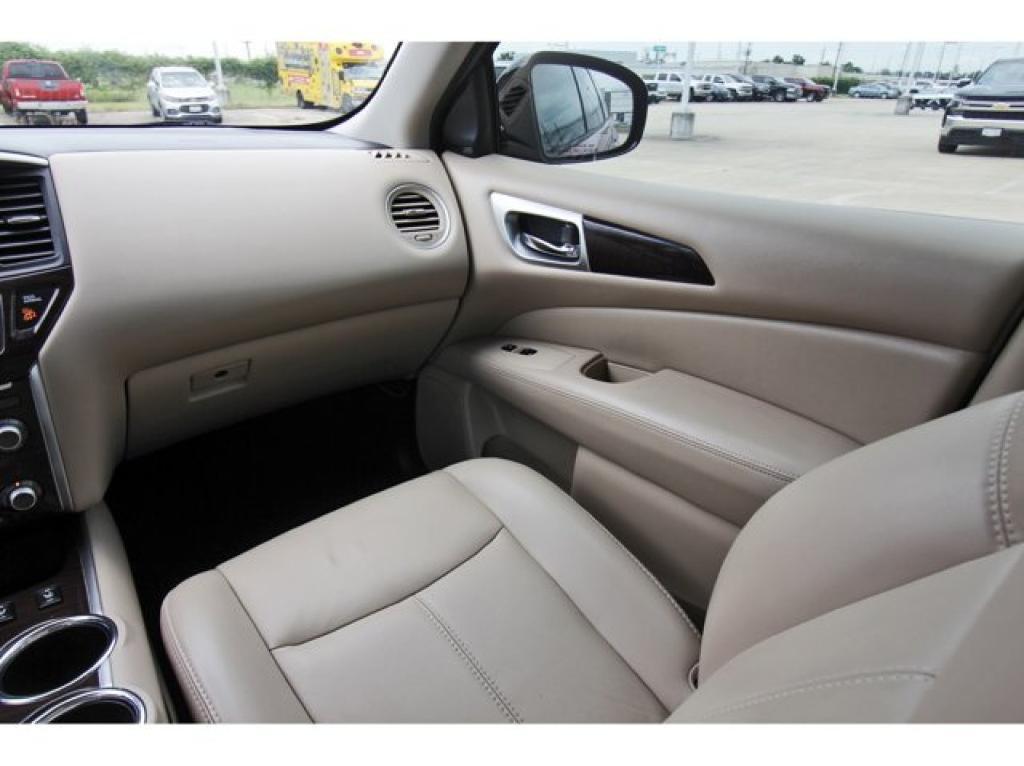 used 2016 Nissan Pathfinder car, priced at $9,135