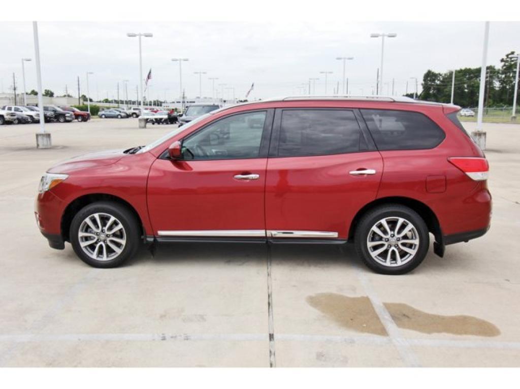 used 2016 Nissan Pathfinder car, priced at $9,135