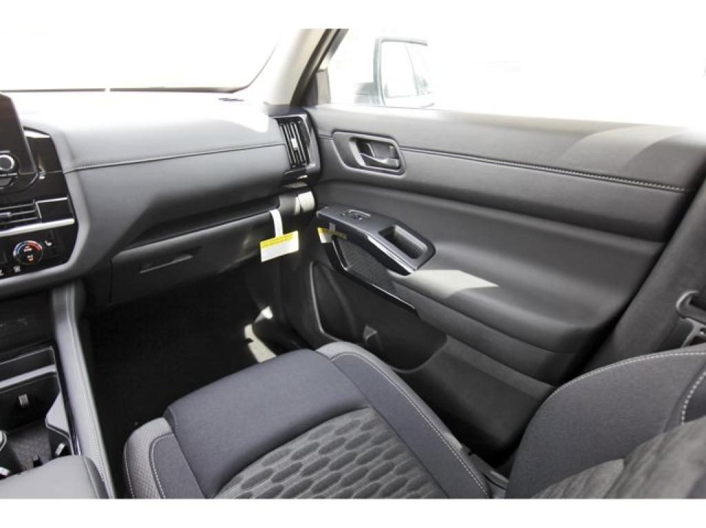 new 2025 Nissan Pathfinder car, priced at $40,114