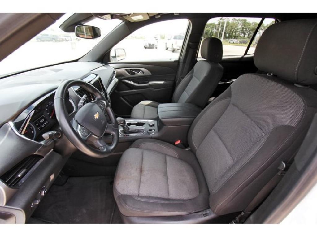 used 2023 Chevrolet Traverse car, priced at $26,500