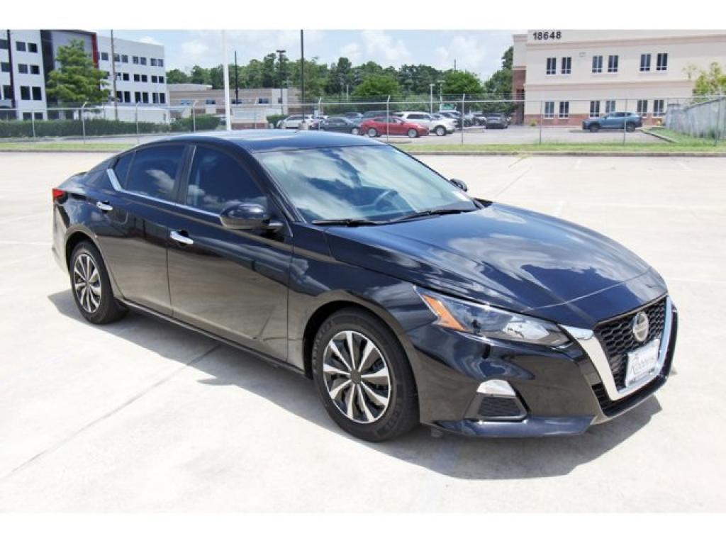 used 2022 Nissan Altima car, priced at $17,300