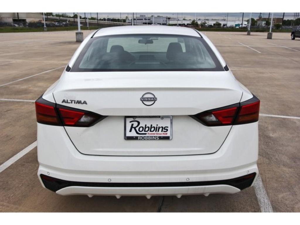 new 2025 Nissan Altima car, priced at $28,275