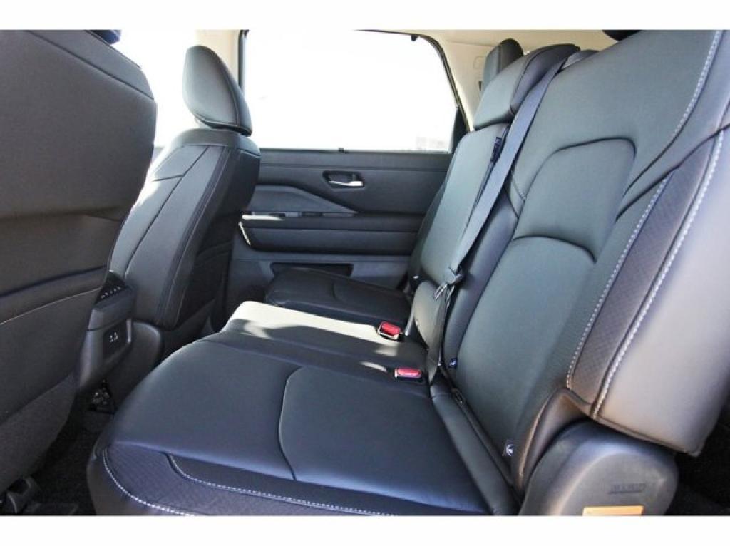 new 2025 Nissan Pathfinder car, priced at $44,550