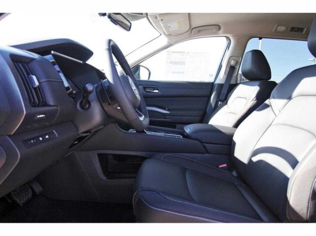 new 2025 Nissan Pathfinder car, priced at $44,550